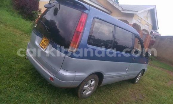 Acheter Occasion Voiture Toyota Noah Bleu à Kampala, Ouganda Acheter Occasion Voiture Toyota Noah Bleu à Kampala, Ouganda