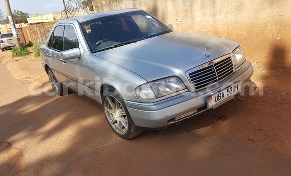 Acheter Occasion Voiture Mercedes‒Benz C–Class Gris à Kampala, Ouganda Acheter Occasion Voiture Mercedes‒Benz C–Class Gris à Kampala, Ouganda
