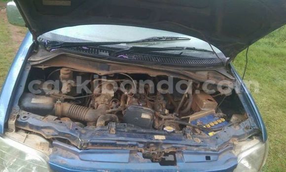 Acheter Occasion Voiture Toyota Noah Bleu à Kampala, Ouganda Acheter Occasion Voiture Toyota Noah Bleu à Kampala, Ouganda