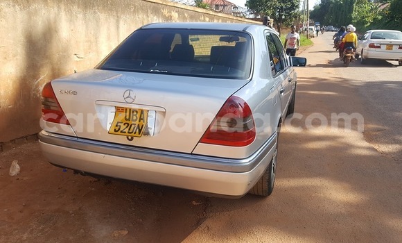 Acheter Occasion Voiture Mercedes‒Benz C–Class Gris à Kampala, Ouganda Acheter Occasion Voiture Mercedes‒Benz C–Class Gris à Kampala, Ouganda