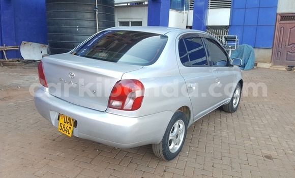 Acheter Occasion Voiture Toyota Platz Gris à Kampala, Ouganda Acheter Occasion Voiture Toyota Platz Gris à Kampala, Ouganda