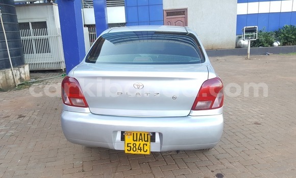 Acheter Occasion Voiture Toyota Platz Gris à Kampala, Ouganda Acheter Occasion Voiture Toyota Platz Gris à Kampala, Ouganda