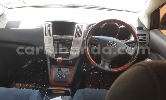 Acheter Occasion Voiture Toyota Harrier Noir à Kampala, Ouganda Acheter Occasion Voiture Toyota Harrier Noir à Kampala, Ouganda