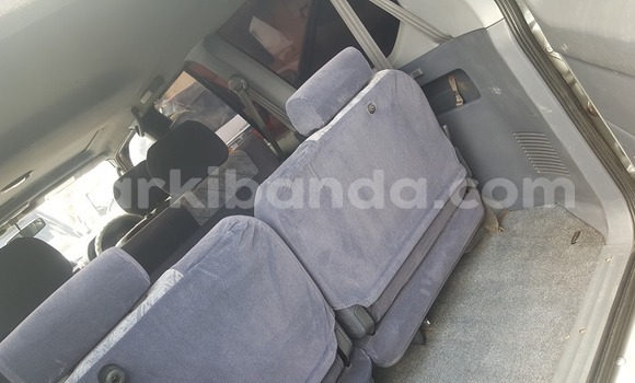 Acheter Occasion Voiture Toyota Land Cruiser Gris à Kampala, Ouganda Acheter Occasion Voiture Toyota Land Cruiser Gris à Kampala, Ouganda