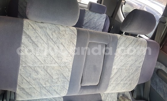 Acheter Occasion Voiture Toyota Land Cruiser Gris à Kampala, Ouganda Acheter Occasion Voiture Toyota Land Cruiser Gris à Kampala, Ouganda