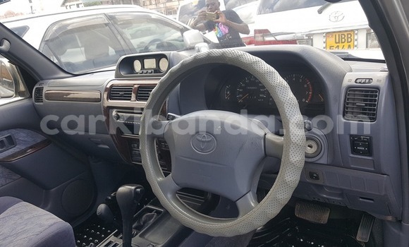 Acheter Occasion Voiture Toyota Land Cruiser Gris à Kampala, Ouganda Acheter Occasion Voiture Toyota Land Cruiser Gris à Kampala, Ouganda