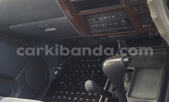 Acheter Occasion Voiture Toyota Land Cruiser Gris à Kampala, Ouganda Acheter Occasion Voiture Toyota Land Cruiser Gris à Kampala, Ouganda