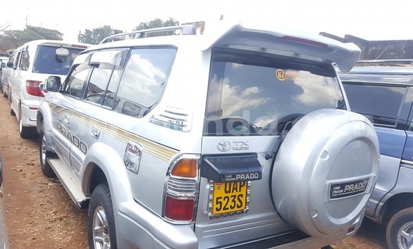 Acheter Occasion Voiture Toyota Land Cruiser Gris à Kampala, Ouganda Acheter Occasion Voiture Toyota Land Cruiser Gris à Kampala, Ouganda