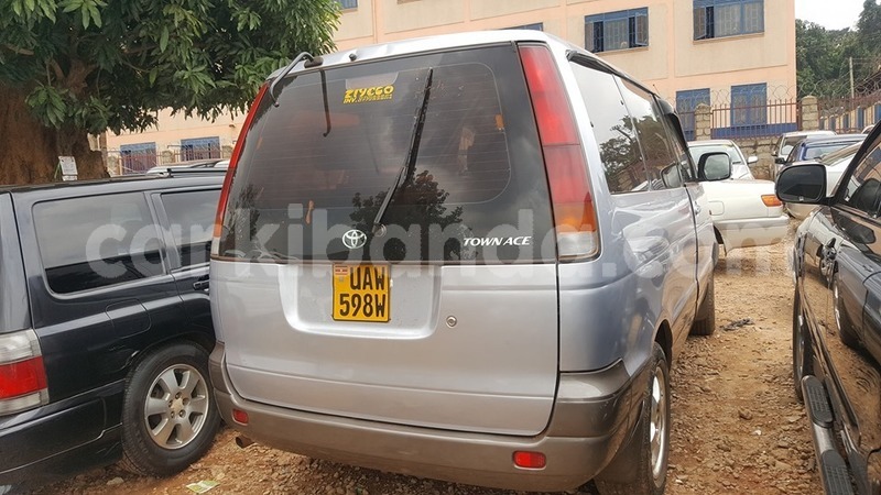 Big with watermark toyota noah uganda kampala 7990