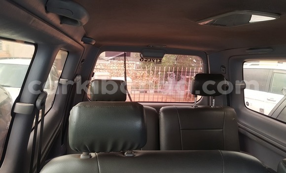 Acheter Occasion Voiture Toyota Noah Gris à Kampala, Ouganda Acheter Occasion Voiture Toyota Noah Gris à Kampala, Ouganda