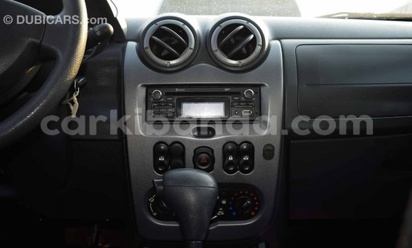 Nunua Imported Renault Duster Nyeupe Gari ndani ya Import - Dubai nchini Uganda Nunua Imported Renault Duster Nyeupe Gari ndani ya Import - Dubai nchini Uganda