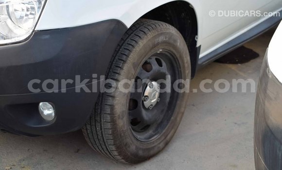 Nunua Imported Renault Duster Nyeupe Gari ndani ya Import - Dubai nchini Uganda Nunua Imported Renault Duster Nyeupe Gari ndani ya Import - Dubai nchini Uganda