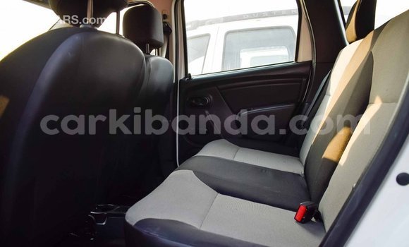 Nunua Imported Renault Duster Nyeupe Gari ndani ya Import - Dubai nchini Uganda Nunua Imported Renault Duster Nyeupe Gari ndani ya Import - Dubai nchini Uganda