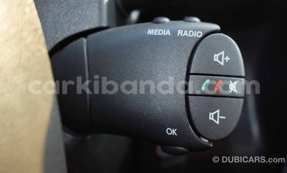 Nunua Imported Renault Duster Nyeupe Gari ndani ya Import - Dubai nchini Uganda Nunua Imported Renault Duster Nyeupe Gari ndani ya Import - Dubai nchini Uganda