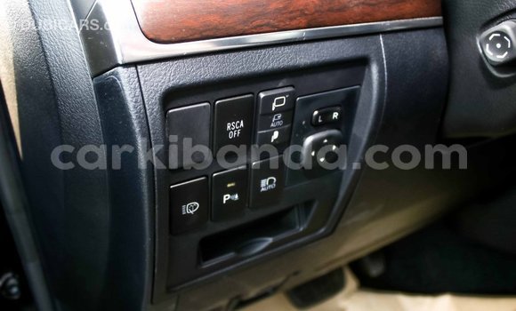 Acheter Import Voiture Toyota Land Cruiser Noir à Import - Dubai, Ouganda Acheter Import Voiture Toyota Land Cruiser Noir à Import - Dubai, Ouganda