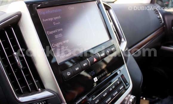 Acheter Import Voiture Toyota Land Cruiser Noir à Import - Dubai, Ouganda Acheter Import Voiture Toyota Land Cruiser Noir à Import - Dubai, Ouganda