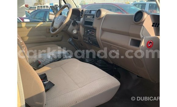 Gura Imported Toyota Land Cruiser Beige Imodoka i Import - Dubai mu Uganda Gura Imported Toyota Land Cruiser Beige Imodoka i Import - Dubai mu Uganda
