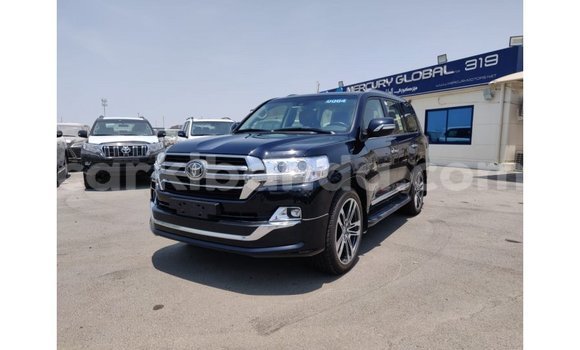 Acheter Import Voiture Toyota Land Cruiser Noir à Import - Dubai, Ouganda Acheter Import Voiture Toyota Land Cruiser Noir à Import - Dubai, Ouganda