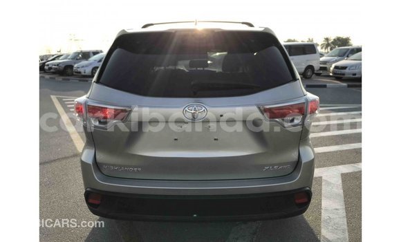 Nunua Imported Toyota Highlander Nyingine Gari ndani ya Import - Dubai nchini Uganda Nunua Imported Toyota Highlander Nyingine Gari ndani ya Import - Dubai nchini Uganda