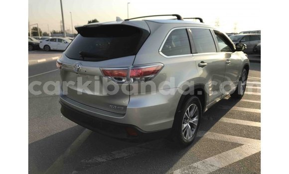 Nunua Imported Toyota Highlander Nyingine Gari ndani ya Import - Dubai nchini Uganda Nunua Imported Toyota Highlander Nyingine Gari ndani ya Import - Dubai nchini Uganda