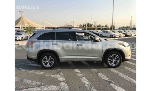 Nunua Imported Toyota Highlander Nyingine Gari ndani ya Import - Dubai nchini Uganda Nunua Imported Toyota Highlander Nyingine Gari ndani ya Import - Dubai nchini Uganda