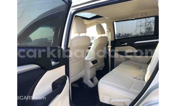 Nunua Imported Toyota Highlander Nyingine Gari ndani ya Import - Dubai nchini Uganda Nunua Imported Toyota Highlander Nyingine Gari ndani ya Import - Dubai nchini Uganda