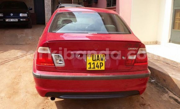 Gura Yakoze BMW 3–Series Red Imodoka i Kampala mu Uganda Gura Yakoze BMW 3–Series Red Imodoka i Kampala mu Uganda