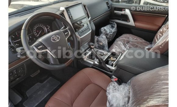 Acheter Import Voiture Toyota Land Cruiser Noir à Import - Dubai, Ouganda Acheter Import Voiture Toyota Land Cruiser Noir à Import - Dubai, Ouganda