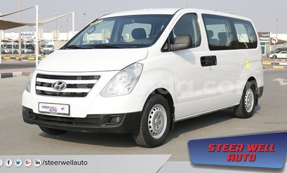 Buy Import Hyundai Chorus White Truck in Import - Dubai in Uganda