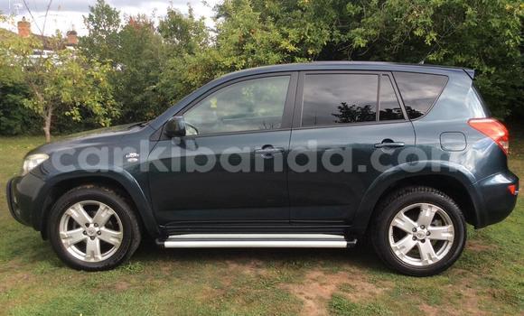 Gura Yakoze Toyota RAV4 Beige Imodoka i Kampala mu Uganda Gura Yakoze Toyota RAV4 Beige Imodoka i Kampala mu Uganda