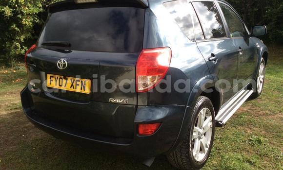 Gura Yakoze Toyota RAV4 Beige Imodoka i Kampala mu Uganda Gura Yakoze Toyota RAV4 Beige Imodoka i Kampala mu Uganda