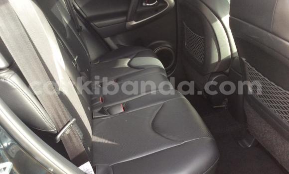 Gura Yakoze Toyota RAV4 Beige Imodoka i Kampala mu Uganda Gura Yakoze Toyota RAV4 Beige Imodoka i Kampala mu Uganda