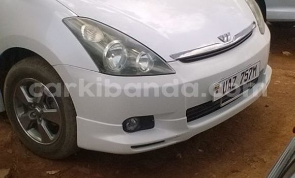 Gura Yakoze Toyota Wish White Imodoka i Kampala mu Uganda Gura Yakoze Toyota Wish White Imodoka i Kampala mu Uganda