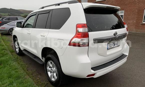 Nunua Ilio tumika Toyota Land Cruiser Prado Nyingine Gari ndani ya Kampala nchini Uganda Nunua Ilio tumika Toyota Land Cruiser Prado Nyingine Gari ndani ya Kampala nchini Uganda
