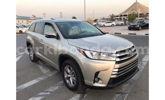 Nunua Imported Toyota Highlander Nyingine Gari ndani ya Import - Dubai nchini Uganda Nunua Imported Toyota Highlander Nyingine Gari ndani ya Import - Dubai nchini Uganda