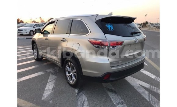 Nunua Imported Toyota Highlander Nyingine Gari ndani ya Import - Dubai nchini Uganda Nunua Imported Toyota Highlander Nyingine Gari ndani ya Import - Dubai nchini Uganda