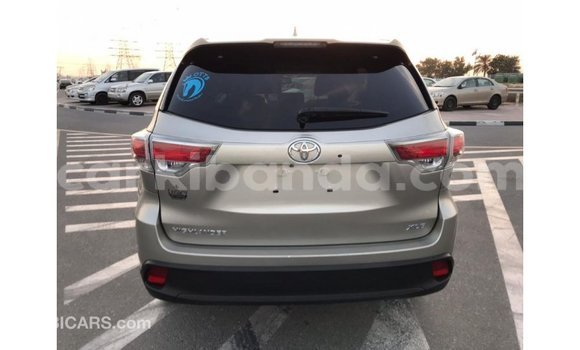 Nunua Imported Toyota Highlander Nyingine Gari ndani ya Import - Dubai nchini Uganda Nunua Imported Toyota Highlander Nyingine Gari ndani ya Import - Dubai nchini Uganda