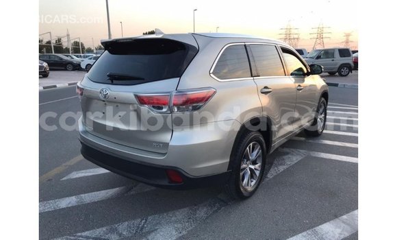 Nunua Imported Toyota Highlander Nyingine Gari ndani ya Import - Dubai nchini Uganda Nunua Imported Toyota Highlander Nyingine Gari ndani ya Import - Dubai nchini Uganda
