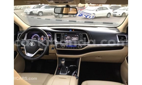 Nunua Imported Toyota Highlander Nyingine Gari ndani ya Import - Dubai nchini Uganda Nunua Imported Toyota Highlander Nyingine Gari ndani ya Import - Dubai nchini Uganda