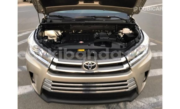 Nunua Imported Toyota Highlander Nyingine Gari ndani ya Import - Dubai nchini Uganda Nunua Imported Toyota Highlander Nyingine Gari ndani ya Import - Dubai nchini Uganda