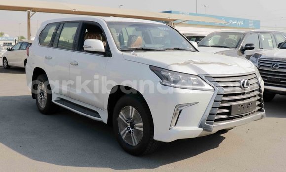 Acheter Import Voiture Lexus LX Blanc à Import - Dubai, Ouganda Acheter Import Voiture Lexus LX Blanc à Import - Dubai, Ouganda