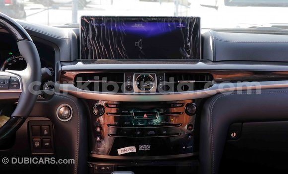 Acheter Import Voiture Lexus LX Blanc à Import - Dubai, Ouganda Acheter Import Voiture Lexus LX Blanc à Import - Dubai, Ouganda