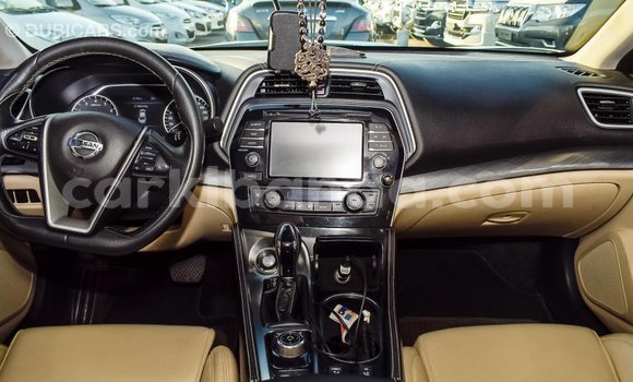 Nunua Imported Nissan Maxima Nyeupe Gari ndani ya Import - Dubai nchini Uganda Nunua Imported Nissan Maxima Nyeupe Gari ndani ya Import - Dubai nchini Uganda