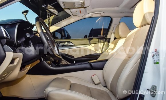 Nunua Imported Nissan Maxima Nyeupe Gari ndani ya Import - Dubai nchini Uganda Nunua Imported Nissan Maxima Nyeupe Gari ndani ya Import - Dubai nchini Uganda