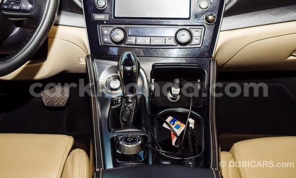 Nunua Imported Nissan Maxima Nyeupe Gari ndani ya Import - Dubai nchini Uganda Nunua Imported Nissan Maxima Nyeupe Gari ndani ya Import - Dubai nchini Uganda