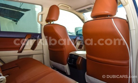 Acheter Import Voiture Toyota Prado Blanc à Import - Dubai, Ouganda Acheter Import Voiture Toyota Prado Blanc à Import - Dubai, Ouganda