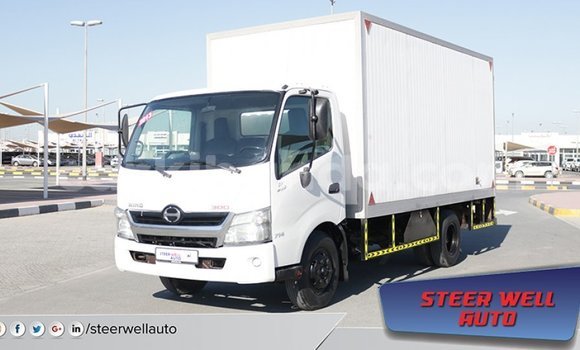 Buy Import Hino 300 Series White Truck in Import - Dubai in Uganda