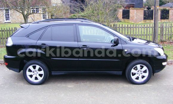 Gura Yakoze Toyota Harrier Black Imodoka i Kampala mu Uganda Gura Yakoze Toyota Harrier Black Imodoka i Kampala mu Uganda