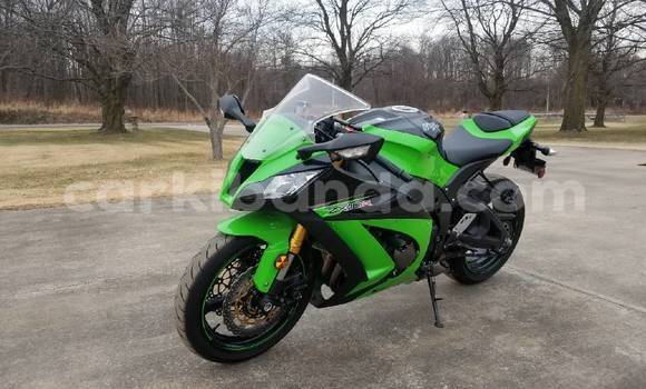 Buy Used Kawasaki Ninja ZX-10R Green Bike in Kampala in Uganda Buy Used Kawasaki Ninja ZX-10R Green Bike in Kampala in Uganda