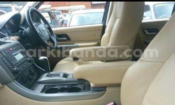 Gura Yakoze Land Rover Range Rover Black Imodoka i Kampala mu Uganda Gura Yakoze Land Rover Range Rover Black Imodoka i Kampala mu Uganda